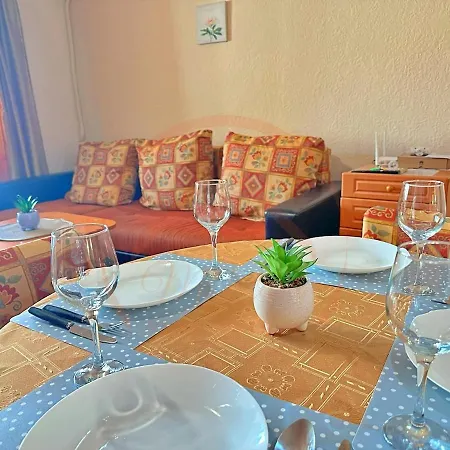 Cozy Near Sea Garden * Warna