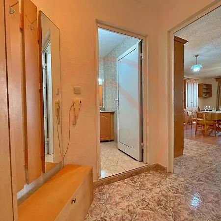 Apartmán Cozy Near Sea Garden